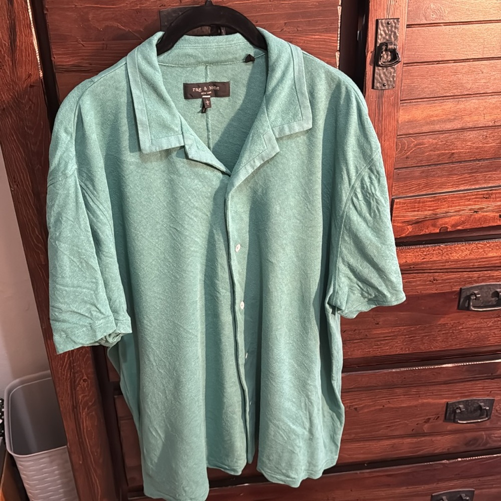 EUC Rag & Bone button down short sleeve shirt. Size L